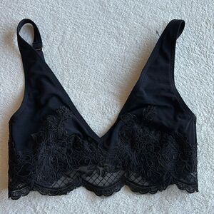ASOS Swim Black Crochet & Lace Swimsuit Bikini top Bra size‎ 32DDD NWT